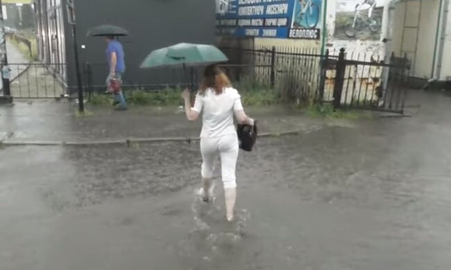 Дощ. Фото: скріншот YouTube-відео