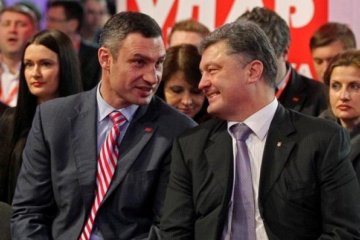 По следам стульев Порошенко: чиновники Кличко выкопали в Киеве 100 туй — мэр лично сажал