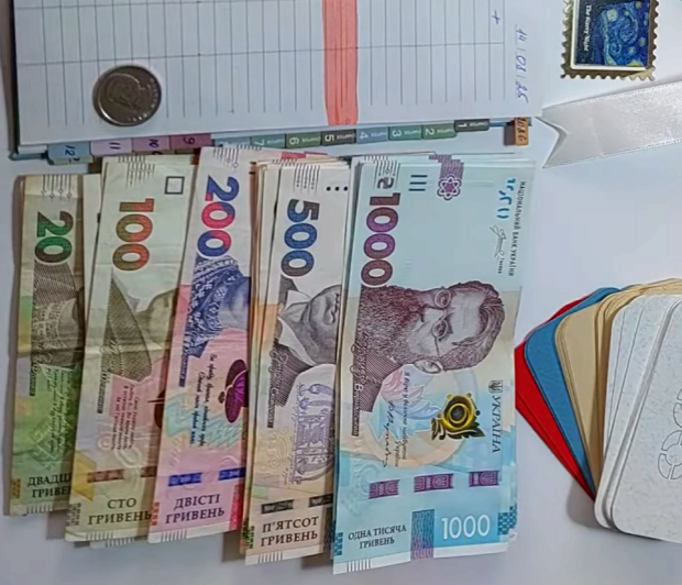 Кому з українців виплачуватимуть гроші замість гуманітарки. Фото: YouTube