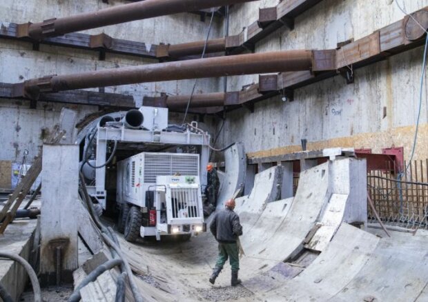 Киевляне не дождутся метро на Виноградаре: стало известно, как продвигается строительство