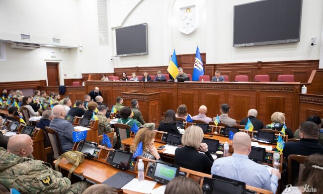 Київрада. Форто: "Вечірній Київ"