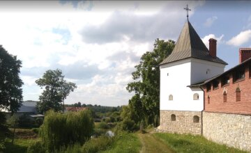 Стены Креховского монастыря. Фото: Стена