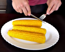Вареная кукуруза. Фото: скриншот YouTube-видео.