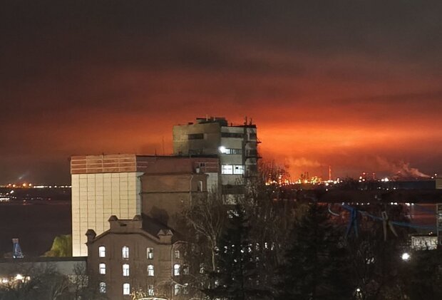 Ночью дроны ударили по огромному НПЗ на россии - видео