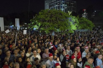 В Тель-Авиве требуют отставки премьер-министра. Фото: Обозреватель