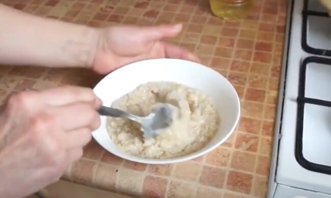 Овсяная каша. Фото: скриншот YouTube