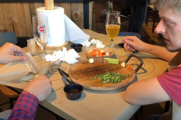 Кафе: Скриншот YouTube