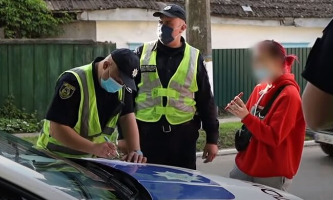 Патрульна поліція на дорозі. Фото: скріншот YouTube-відео