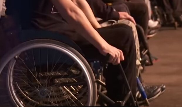 Особа з інвалідністю. Фото: скріншот YouTube-відео