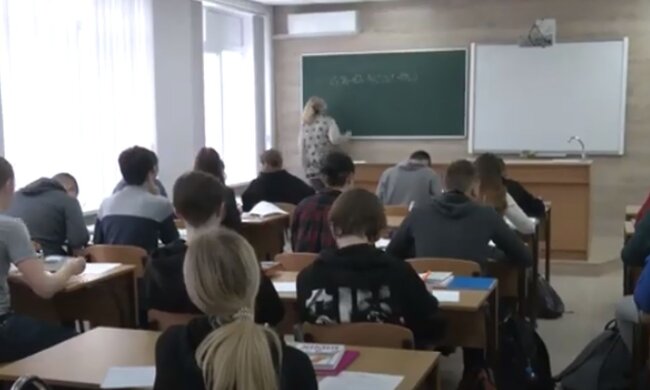 Урок у школі. Фото: скріншот YouTube-відео
