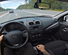 "Lada Granta".. Фото: скриншот YouTube-видео.