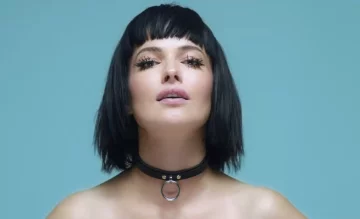 Даша Астафьева, кадр из клипа "Fetish"