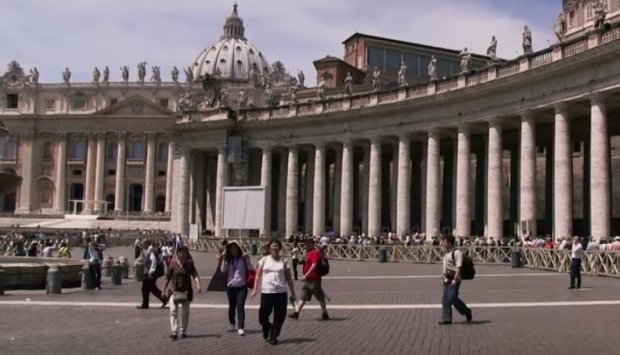 Туристы вне себя от гнева: отныне в Риме нельзя будет купить сувениры – в чем причина