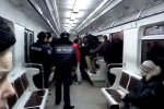 ЧП в киевском метро: драка в вагоне попала на видео: это настоящий «замес»