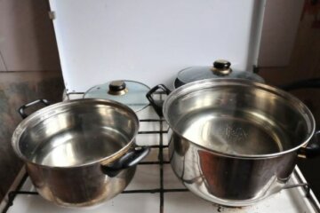 Киев оставили без горячей воды: известна причина, когда включат