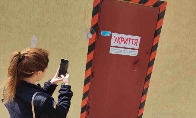 У Дніпровському районі столиці триває перевірка найпростіших укриттів