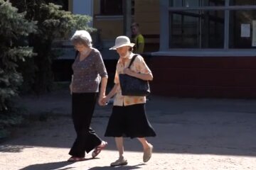 Пенсионерки. Фото: скриншот YouTube-видео