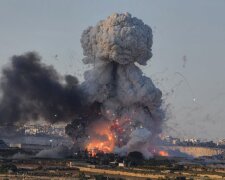 Вогняний гриб над фабрикою феєрверків на Мальті