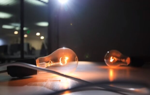 Лампа накаливания. Фото: скриншот Youtube