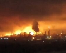 На росії вночі стався блікаут і підрив величезного НПЗ - відео