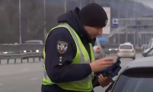 Наушение ПДД. Фото: скриншот YouTube