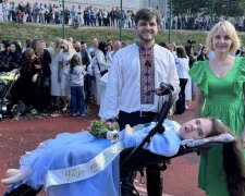 София со СМА танцует выпускной вальс во Львове