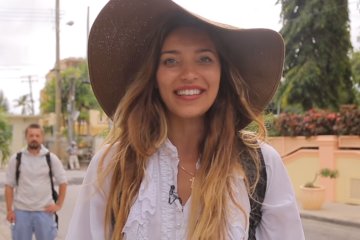 Новогодний образ Регины Тодоренко восхитил поклонников, фото: скриншот с YouTube