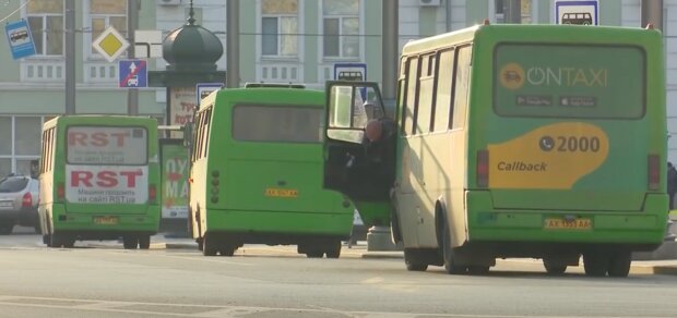 Не доедете: в Харькове перекроют улицу, новые маршруты автобусов