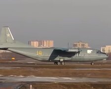 Военно-транспортный самолет АН-12. Фото: скриншот YouTube-видео