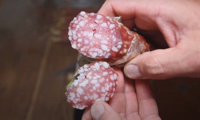 В Украине хотят декоммунизировать колбасу. Фото: YouTube, скрин