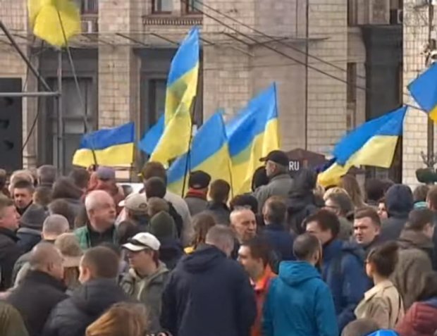Митинг, украинцы, майдан. Фото: скрин "Украина"