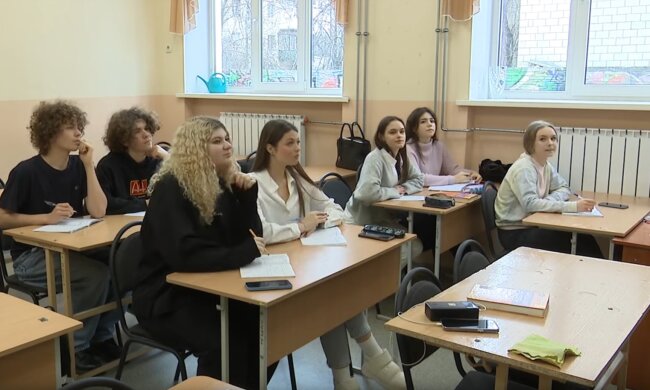 Абитуриенты. Фото: скриншот YouTube-видео