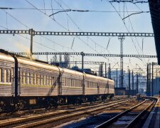 Укрзалізниця, потяг, графік руху. Фото: Стіна