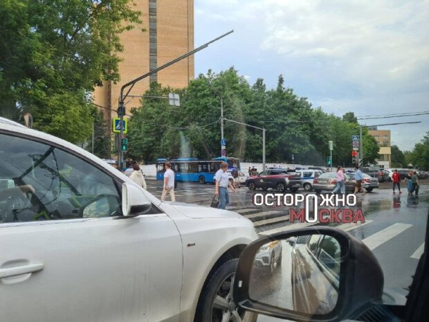 Вибух автівки на парковці в Москві, фото з Telegram