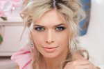 Радостная и мокрая: Вера Брежнева завалилась в фонтан прямо в одежде. Мужчины пускают слюни – какая красота