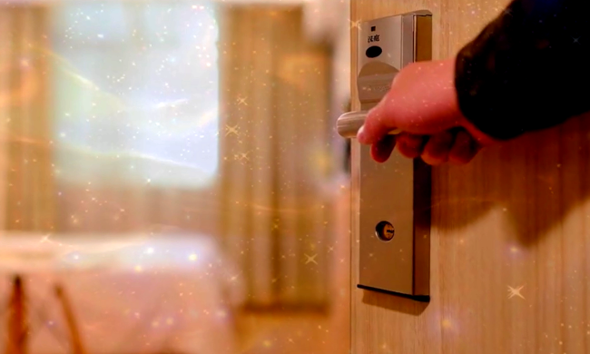 ПФУ почне перевіряти будинки українців. Фото: YouTube