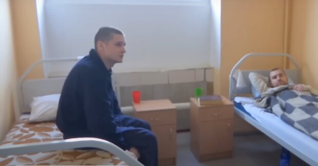 Российские оккупанты в плену Украины. Фото: скриншот из youtube