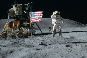 В США нашли секретные кадры высадки на Луну, проходившую в далеком прошлом