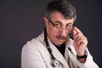 Это прямой вред здоровью ребенка: Комаровский рассказал, стоит ли заставлять ребенка пить воду