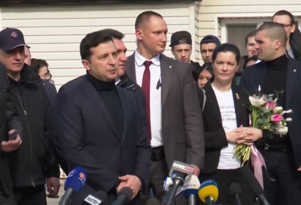 Президент Зеленский встретил эвакуированных с карантина. Фото: скрин Офис Президента