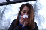 COVID-19 имеет симптомы "с подвохом". Фото: скрин YouTube