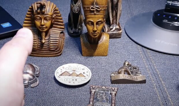 Пригода в Єгипті: історія про те, як туристка з Франції опинилася за ґратами через старовинну статуетку