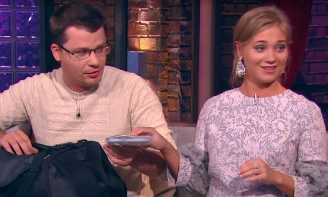 Гарик Харламов и Кристина Асмус. Фото: скриншот Youtube