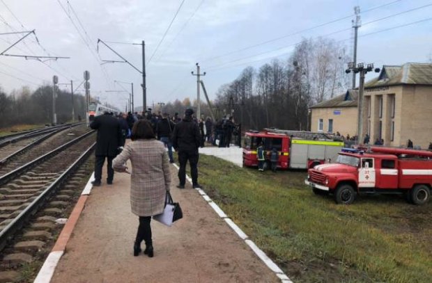 Пассажиров поезда "Киев-Львов" эвакуировали