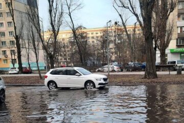 Аварія на водоканалі. Фото: Телеграм-канал "Киев. Главное"