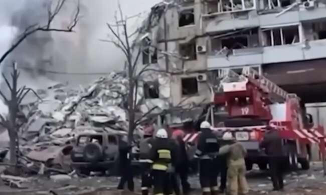 Жахливий удар по Чернігову: ракети прилетіли майже до центру міста - багато жертв
