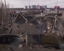 Зруйнований міст. Фото: скріншот YouTube-відео