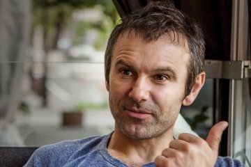 Вакарчук показал старые семейные фото. Душевно получилось