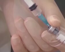 В Украине появится реестр вакцинированных лиц. Фото: скриншот YouTube-видео