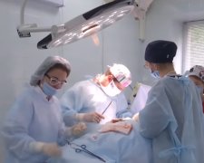 Медики останутся без зарплат, фото: скриншот с youtube